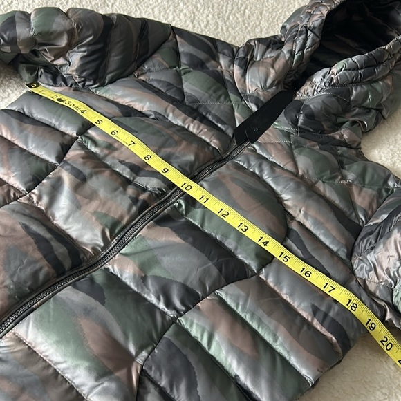 Lululemon Fluffin Awesome Coast Camo Butter Pink Down Jacket Size 8 - Picture 12 of 13